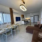 Caesar Blue Luxury 2 Bedroom Helena 45 Gastria