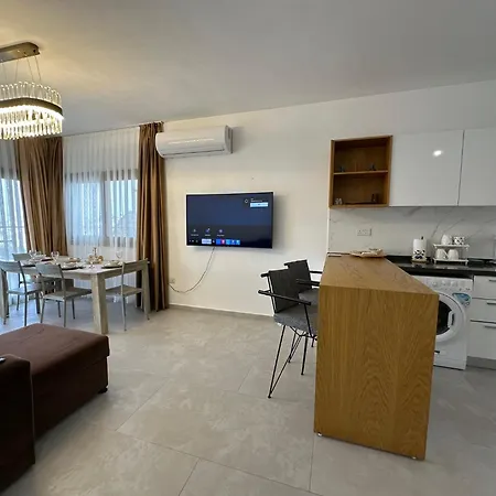 Caesar Blue Luxury 2 Bedroom Helena 45 * Gastria