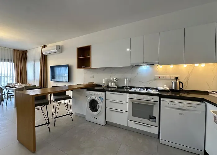 Caesar Blue Luxury 2 Bedroom Helena 45 *