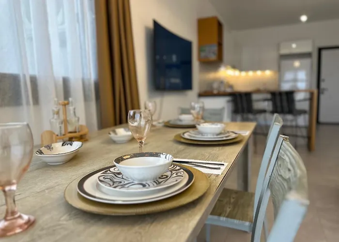 Caesar Blue Luxury 2 Bedroom Helena 45 *