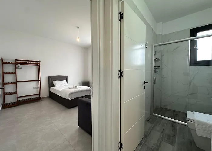 Caesar Blue Luxury 2 Bedroom Helena 45